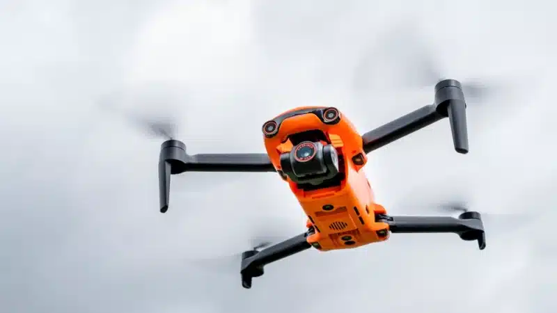 Tips Memilih Drone Pemula untuk Dokumentasi Proyek 2 drone pemula dji autel evo nano