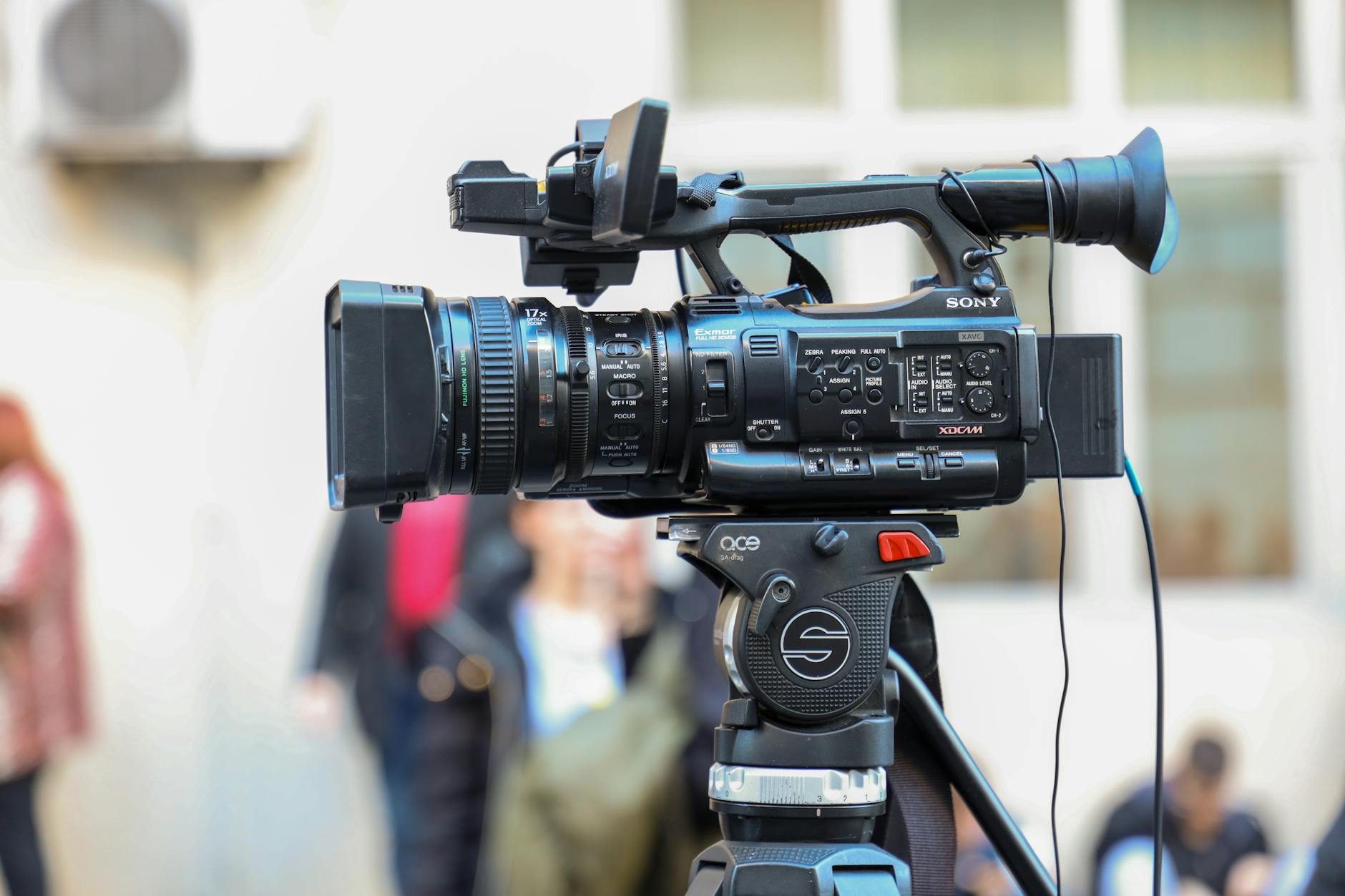 Video pelatihan keselamatan kerja berkualitas tinggi, menampilkan instruksi praktis dan visual profesional