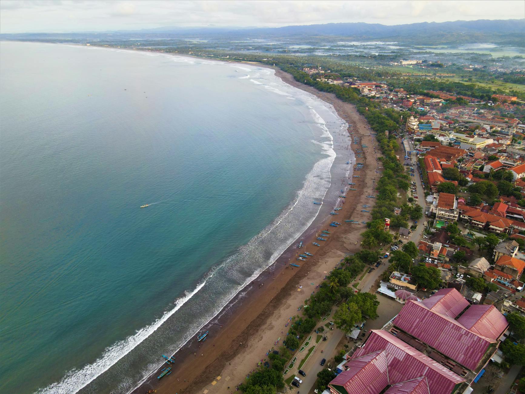 Jasa sewa drone profesional di Jawa Barat untuk kebutuhan dokumentasi udara dan survei.